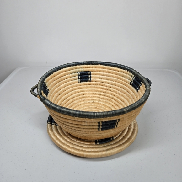 Vintage African Hand Woven‎ Coil Basket/Bowl and Trivet Natural Rattan Primitive - Picture 12 of 17